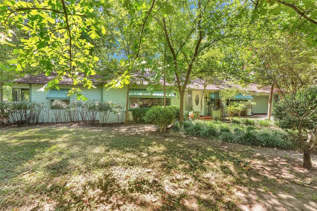Property Photo: 3101 W 2nd Avenue TX 75110