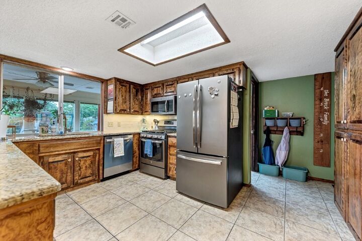 Property Photo: 1402 S Countrywood Place AR 72758