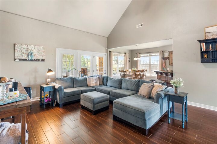 Property Photo:  1901 Quinlan Avenue  AR 72745 