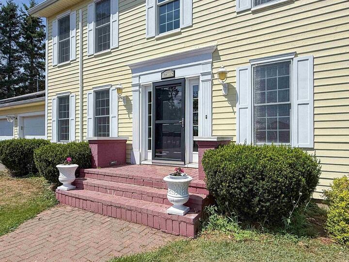 Photo de la propriété: 14 Royalty Road PE C1E 1T8