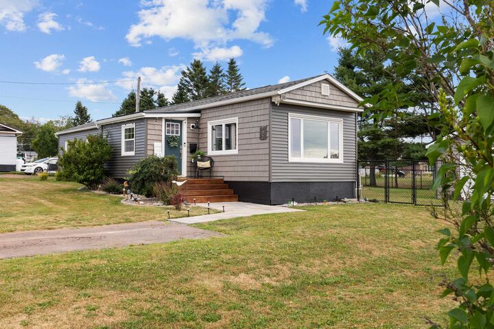 Property Photo:  732 Starling Street  PE C1N 4Z8 