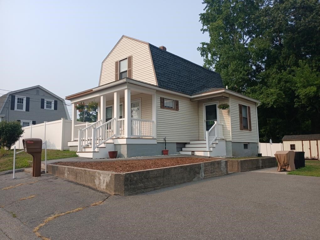 Property Photo:  50 Freeman Ave  MA 01826 