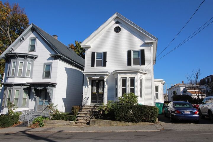 90 Mount Vernon 2F  Lowell MA 01852 photo