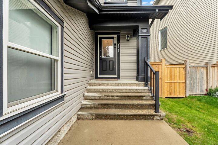 Property Photo: 611 Monteith Drive SE AB T1V 0B6