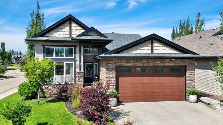 7 Woodrow Close  Red Deer AB T4N 7G1 photo
