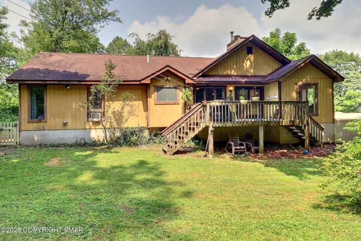 Property Photo:  20 Morningside Avenue  PA 18360 