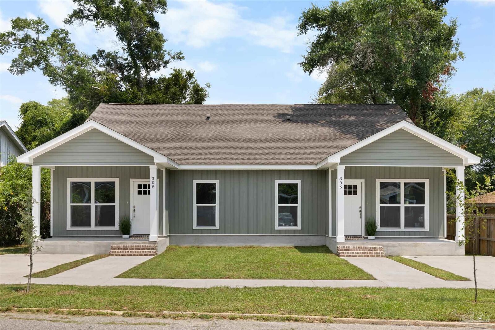Property Photo:  308 N E St  FL 32501 