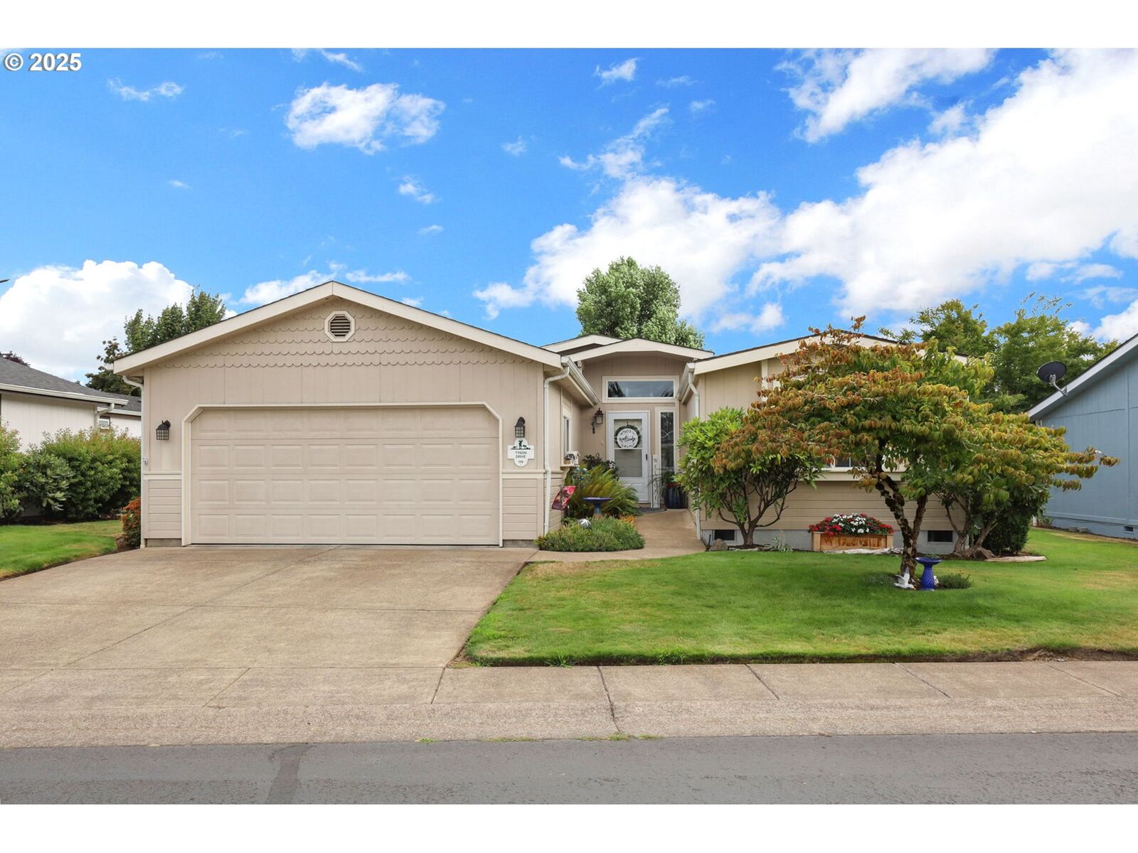 Property Photo:  119 Tyson Dr  OR 97424 