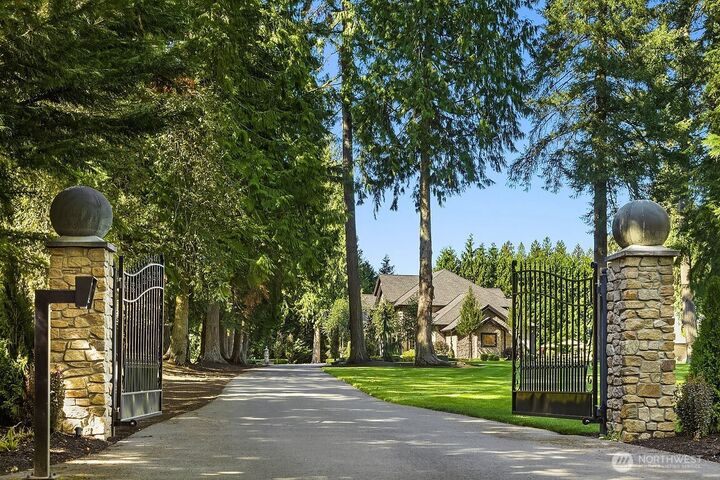 Property Photo:  20220 NE 133rd Street  WA 98077 