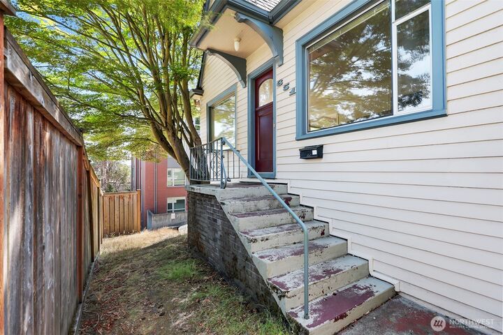 Property Photo: 651 W Bertona Street WA 98119