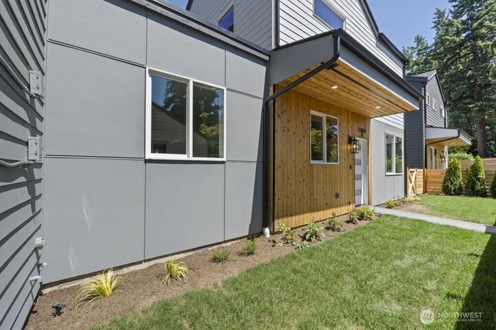 Property Photo: 12048 5th Avenue NE B WA 98125