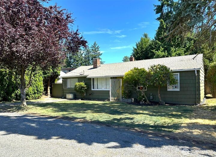 Property Photo:  14722  32nd Avenue NE  WA 98155 