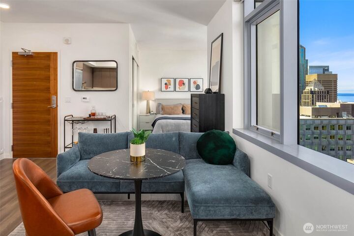 Property Photo: 800 Columbia Street 712 WA 98104