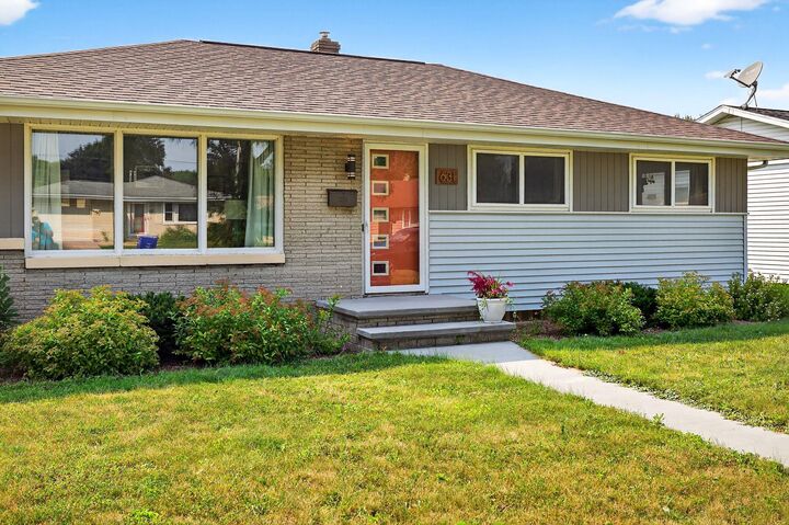Property Photo: 631 S Christine Street WI 54915-3520