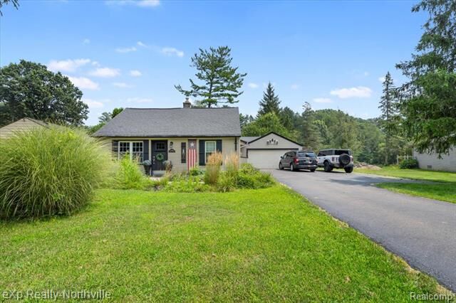 16706 N Stanmoor Drive  Livonia MI 48154 photo