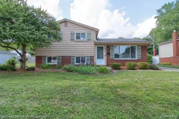 41928 River Oaks  Plymouth MI 48170 photo