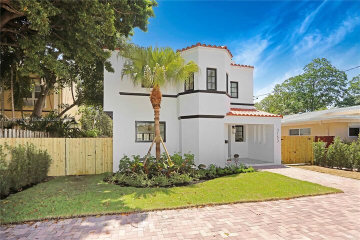 Property Photo: 3153 Royal Palm Ave FL 33140