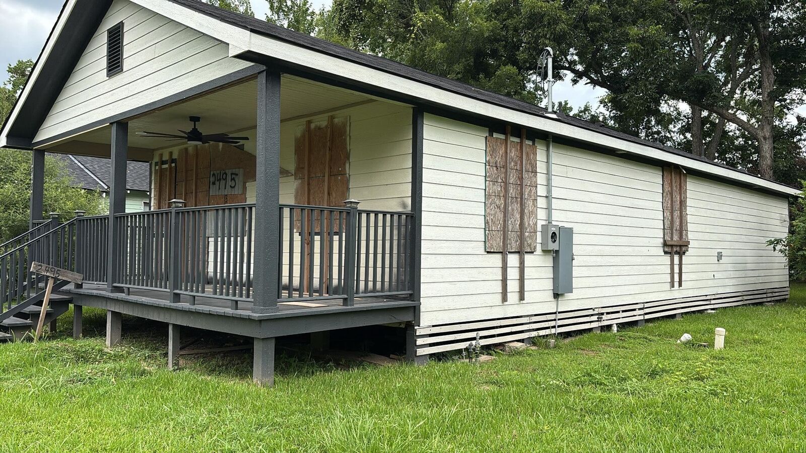 Property Photo: 2495 Beatrice St. TX 77703