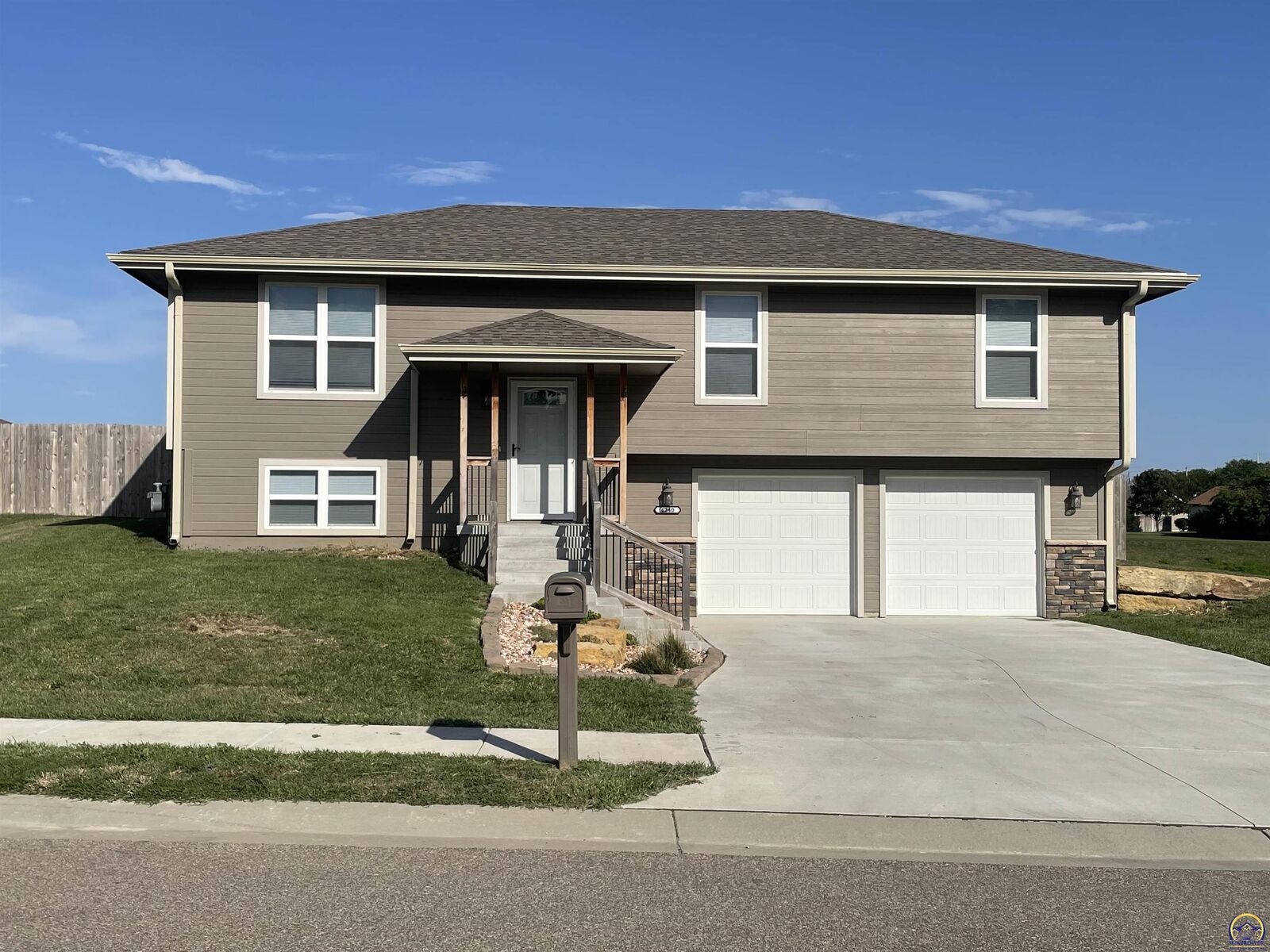Property Photo: 4240 SE Truman Ave KS 66609