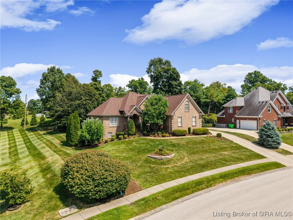Property Photo: 3542 Lafayette Parkway IN 47119