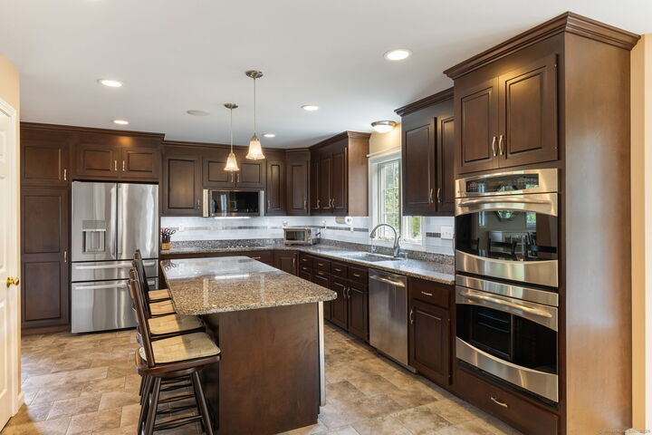 Property Photo:  213 Farmstead Road  CT 06489 