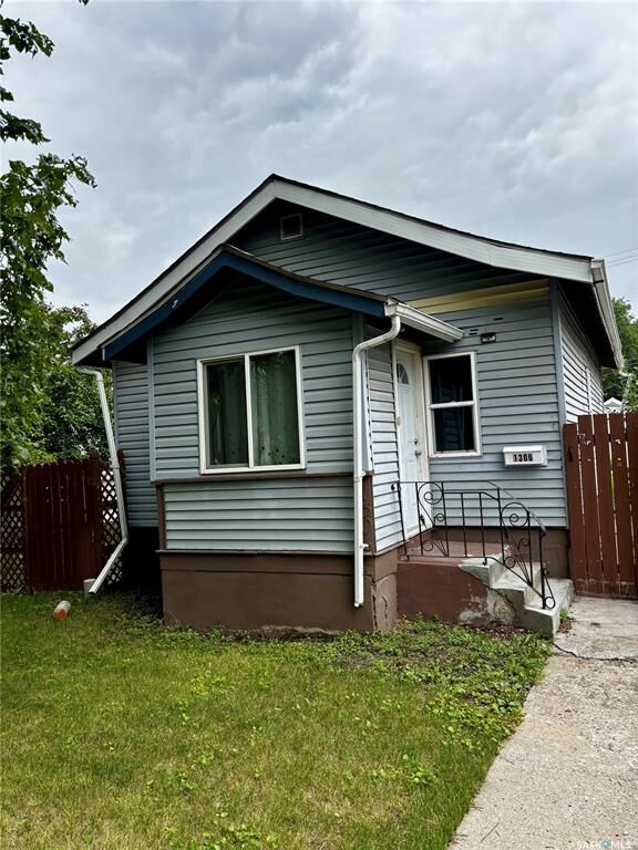 Photo de la propriété: 1306 B Avenue N SK S7L 1G5