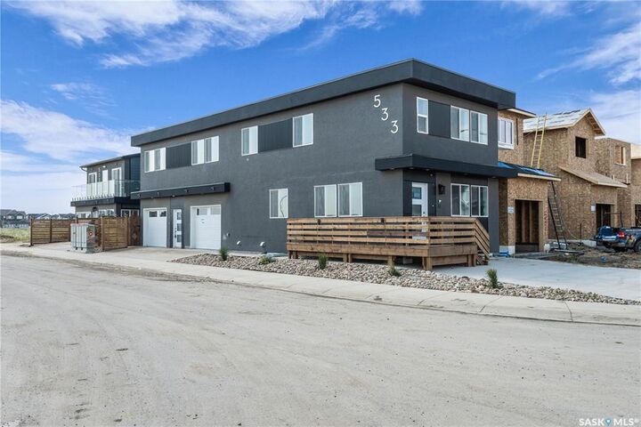 Property Photo: 533 Sharma Crescent SK S7W 1K5