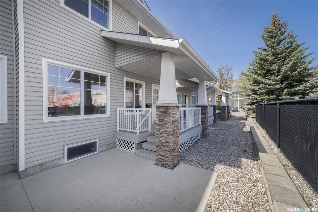 Property Photo:  2231 Treetop Lane  SK S4P 4P8 