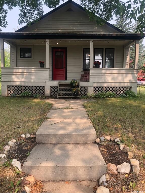 Property Photo:  413 Second Street  SK S0A 1S0 