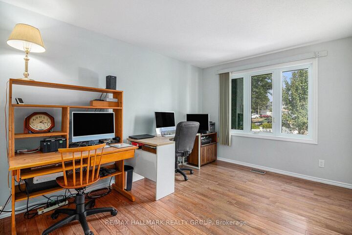 Property Photo: 270 McEachern Crescent ON K1E 3K5