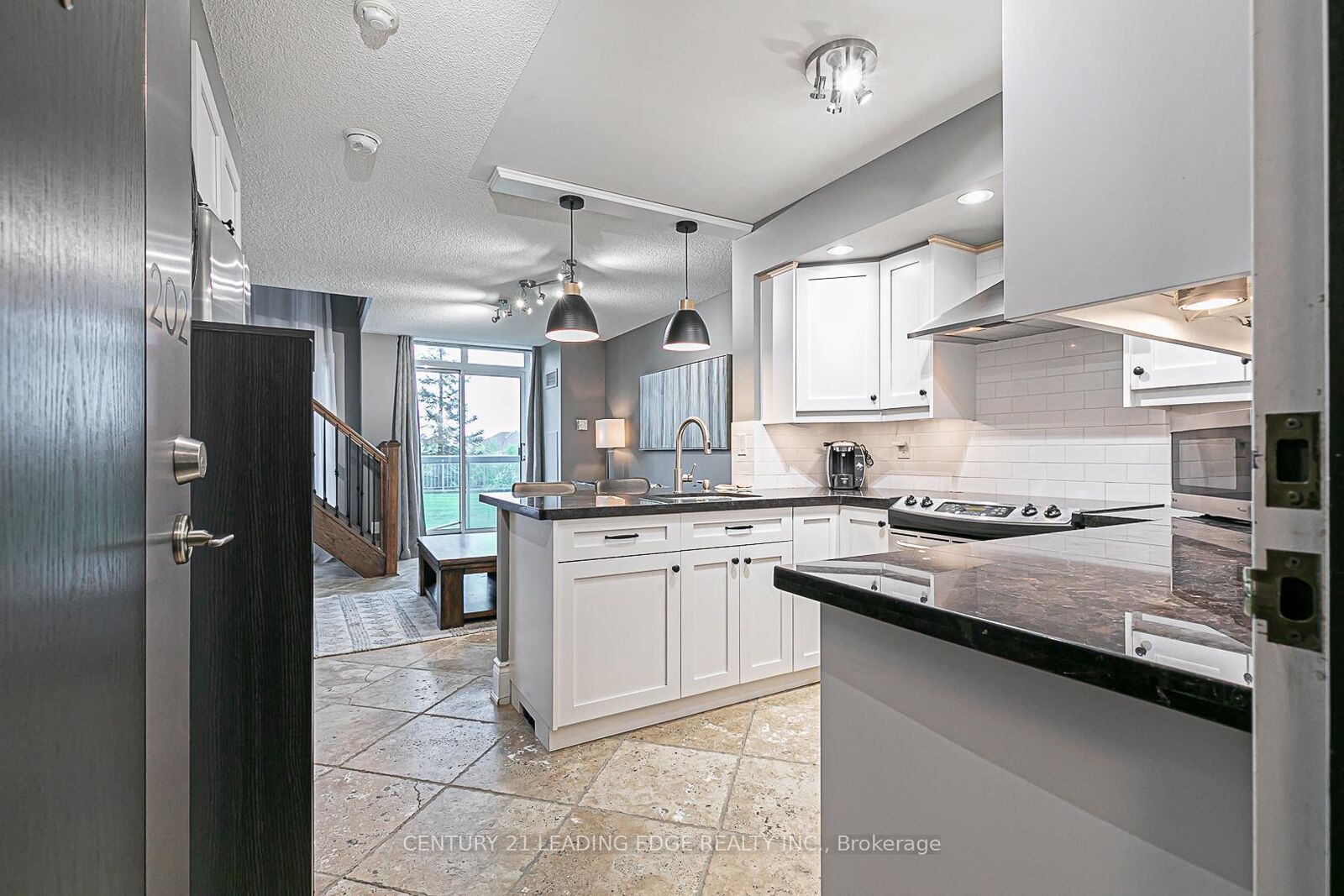 Photo de la propriété: 3 Ellesmere Street 202 ON L4B 4N2