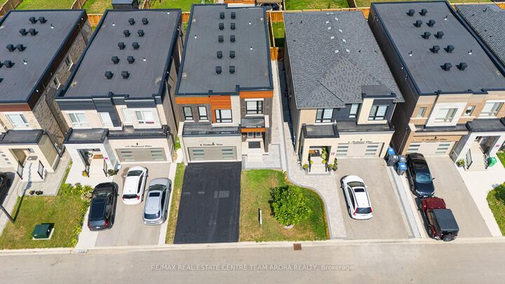 Property Photo:  8 Ferdinand Drive  ON L6Y 2C9 