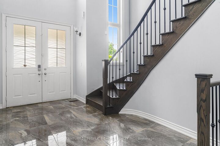 Photo de la propriété: 22 Gainsford Road ON L6X 5N2