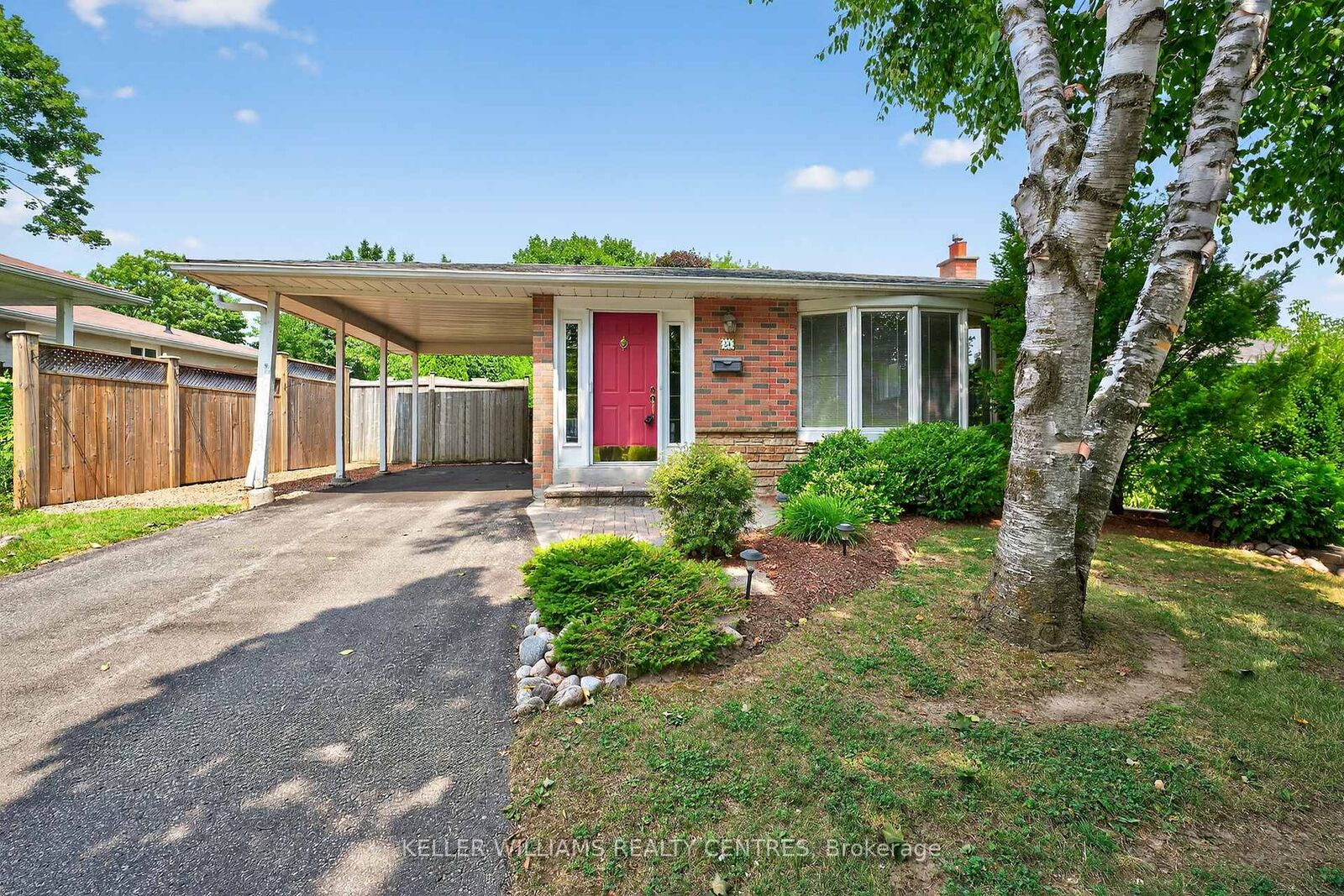 Property Photo: 54 Devins Drive ON L4G 2Z1