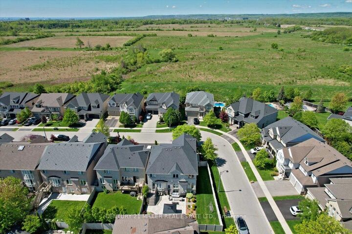 Photo de la propriété: 3298 Liptay Avenue ON L6M 0N1