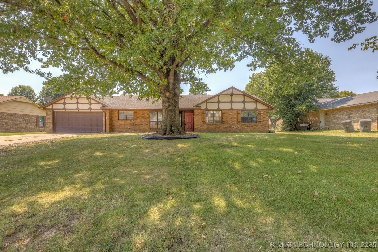Property Photo: 405 Mockingbird Lane OK 74467