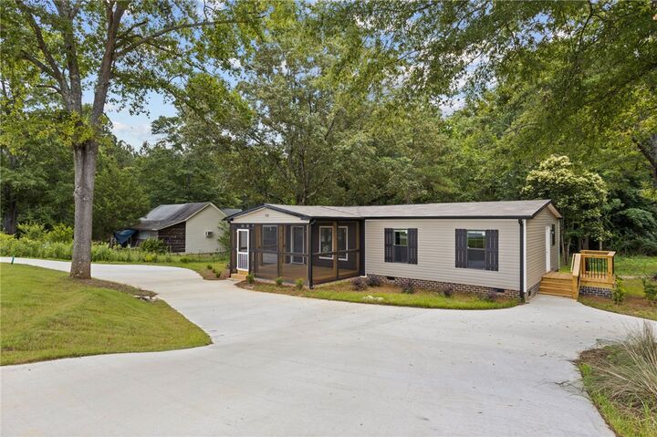 Property Photo: 717 Central Street SC 29655
