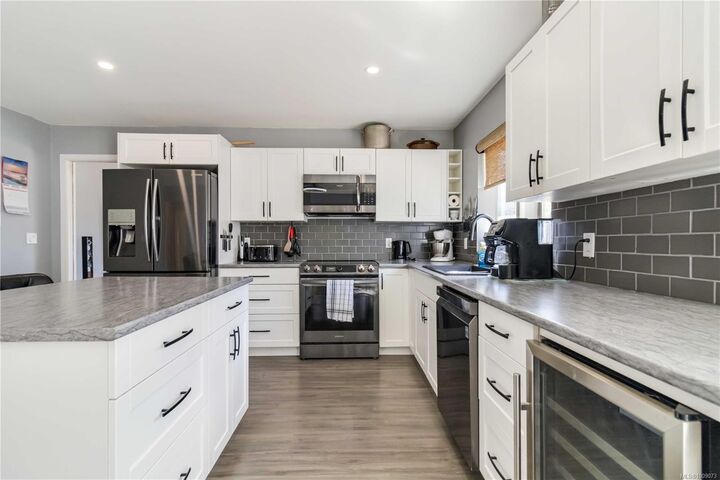 Property Photo: 3377 Alfred Pl BC V9C 3J4