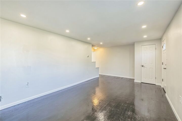 Property Photo: 1611 Alverado Ave PA 15216