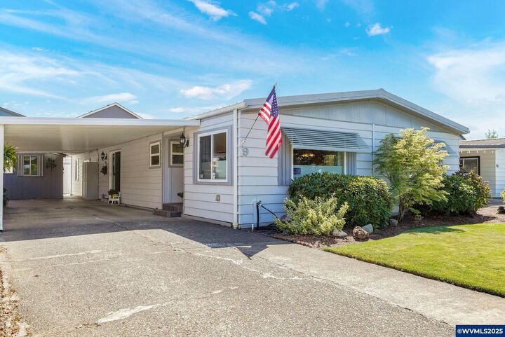 Property Photo: 4730 Auburn Rd 9 OR 97301