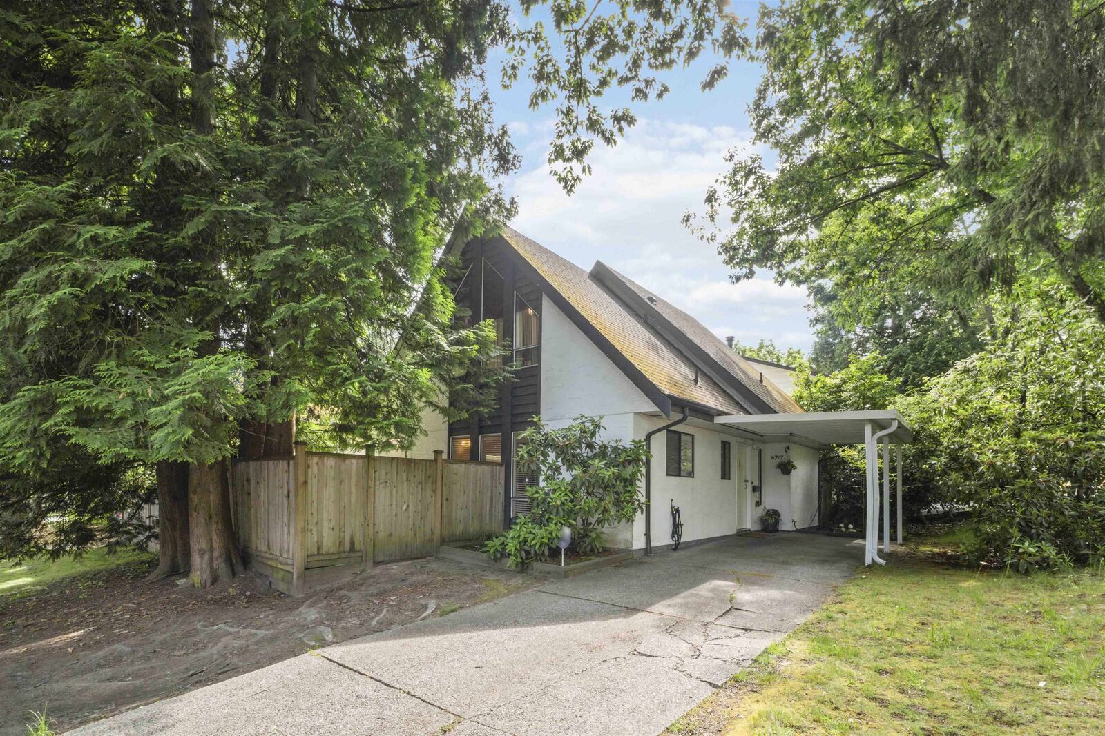 Property Photo:  6717 141 Street  BC V3W 6X2 