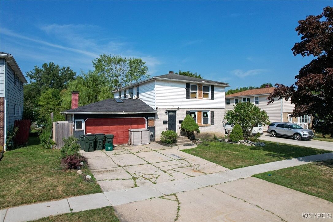 Property Photo: 72 S Bellevue Avenue NY 14043