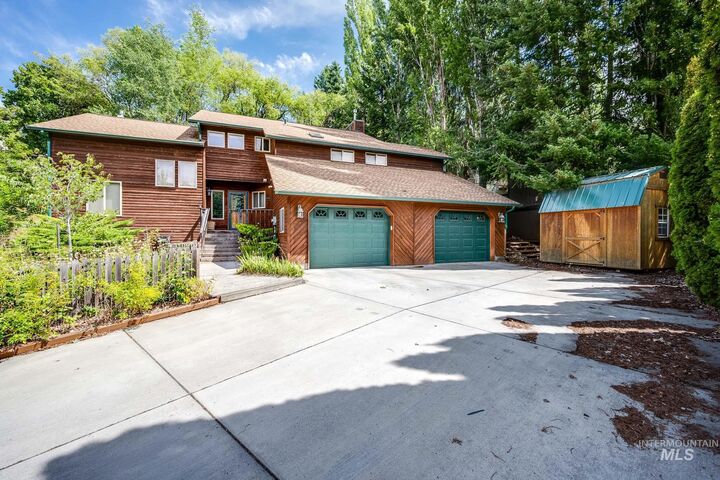 Property Photo:  1616 Shetland Court  ID 83843 