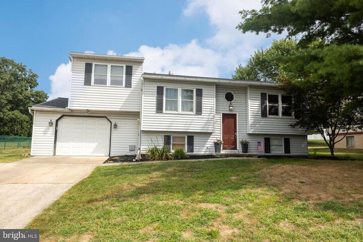 5596 Banbridge Drive  Harrisburg PA 17112 photo