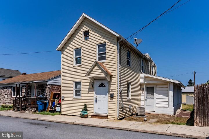 Property Photo:  258 W 2nd Street  PA 17036 