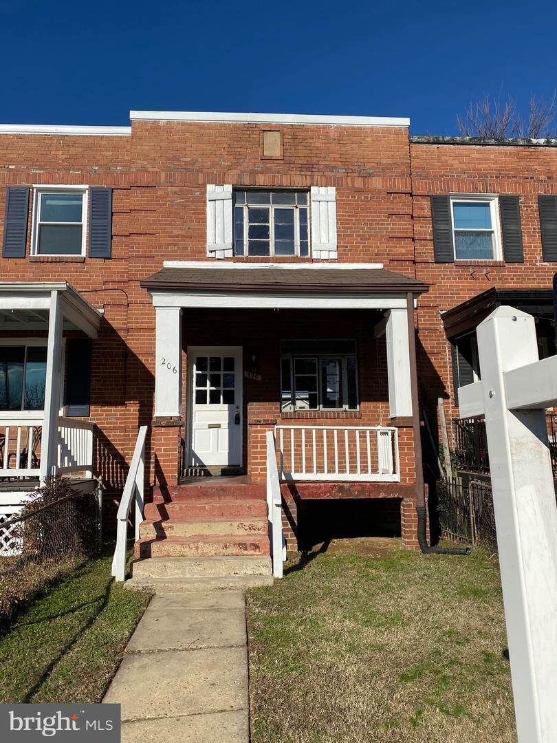 Property Photo: 206 Lynhaven Drive VA 22305