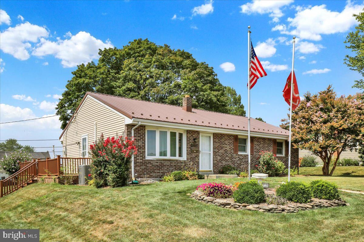 Property Photo:  701 N Grant Street  PA 17078 