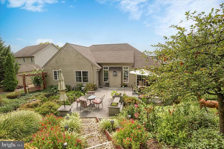 Property Photo: 87 Bartlett Circle PA 17078