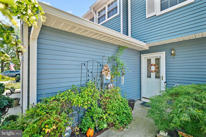 Property Photo:  4 Deerfield Court  NJ 08505 