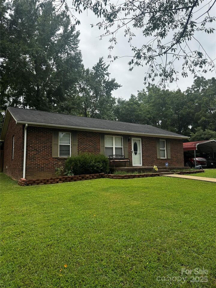 Property Photo:  244 E East Avenue  NC 28110 